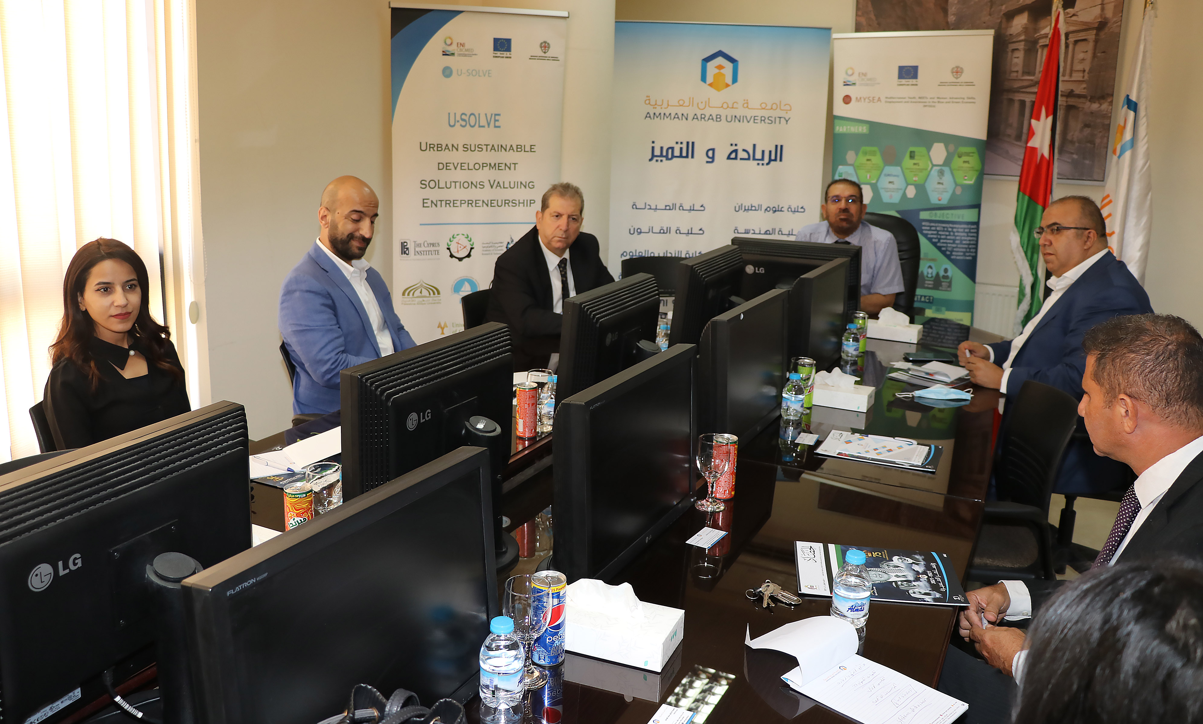حلقة نقاشية حول وضع بيئة الابتكار والريادة في الاردن في جامعة عمان العربية2