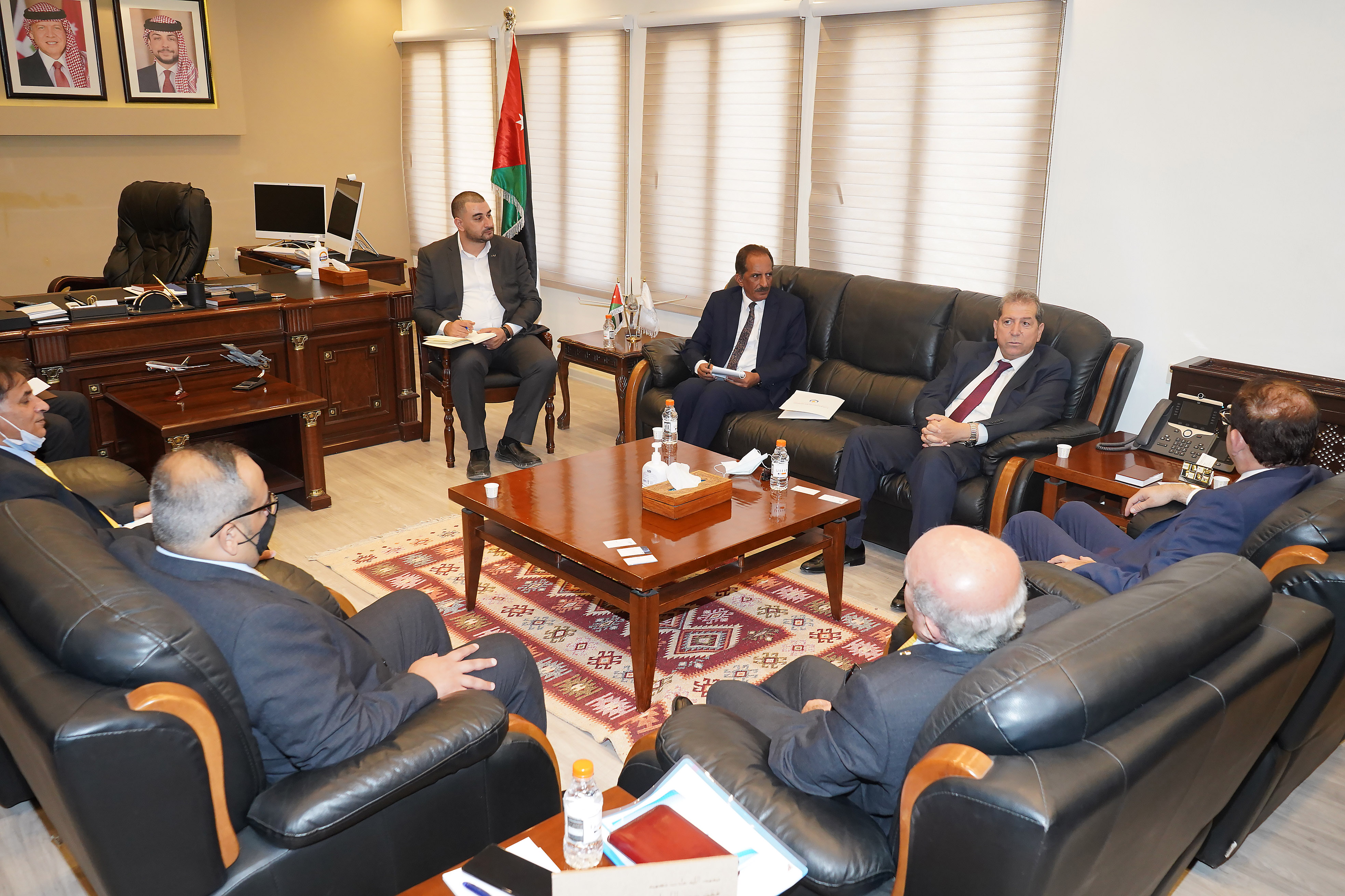 بحث سبل التعاون بين "عمان العربية" وهيئة تنظيم الطيران المدني4