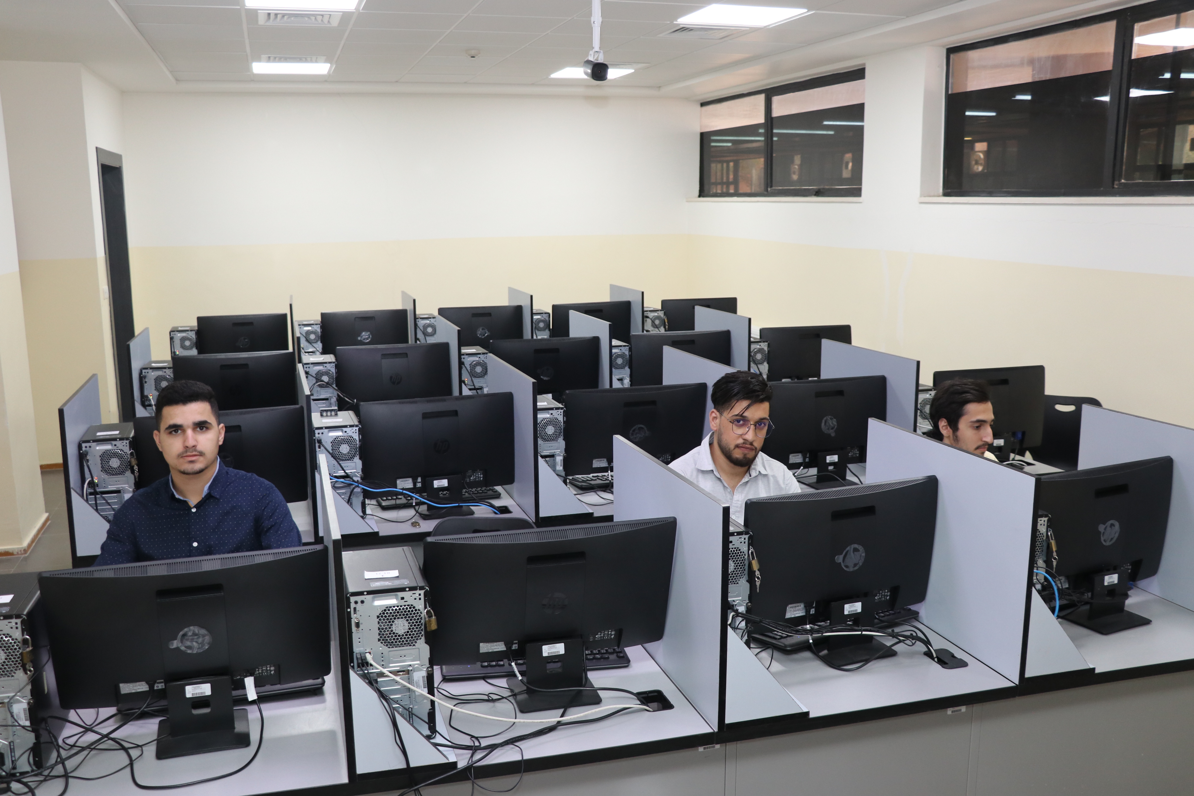 كلية العلوم الحاسوبية والمعلوماتية في جامعة عمان العربية تشارك بمسابقة IEEEXtreme  العالمية 1