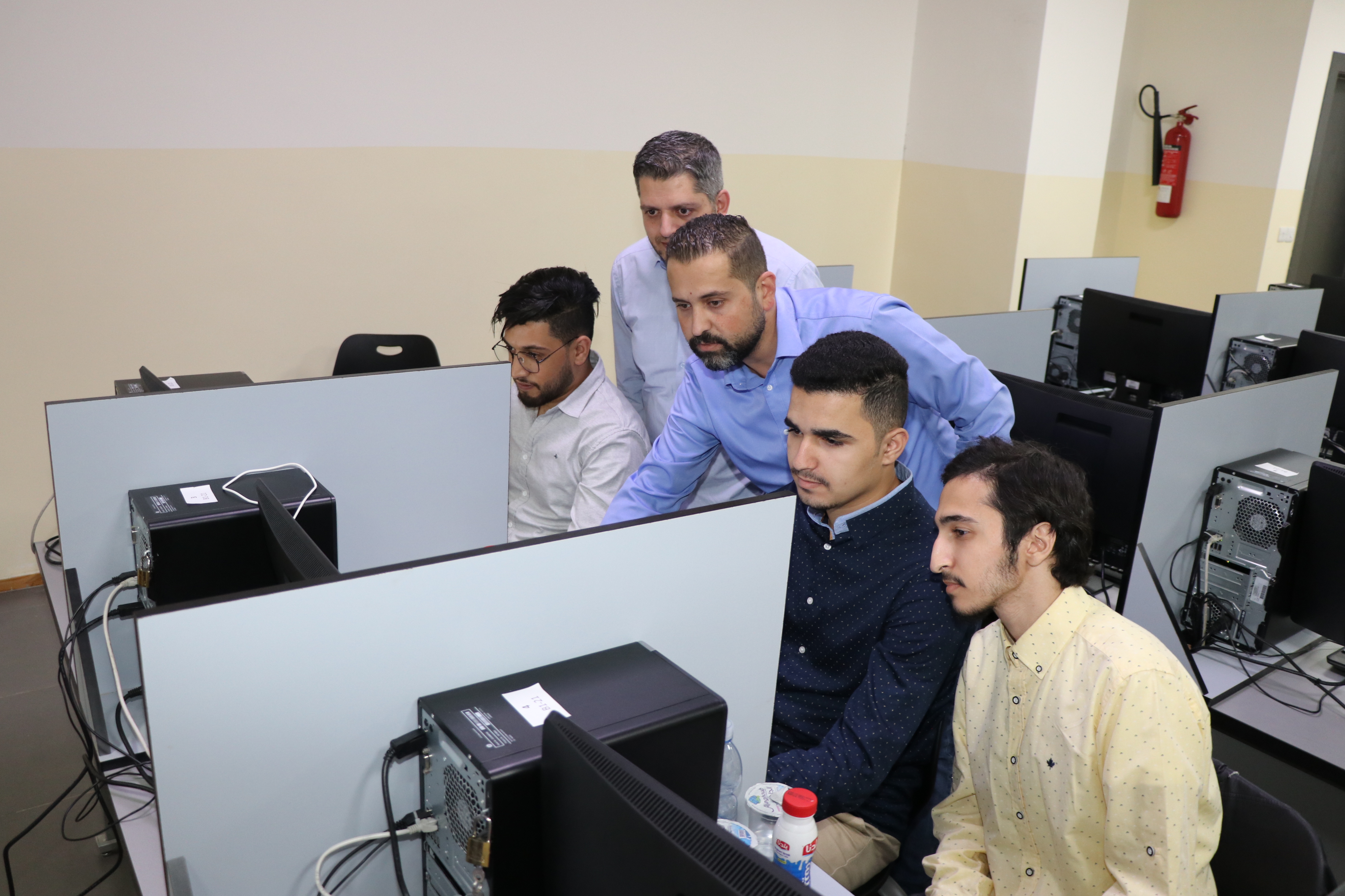 كلية العلوم الحاسوبية والمعلوماتية في جامعة عمان العربية تشارك بمسابقة IEEEXtreme  العالمية 4