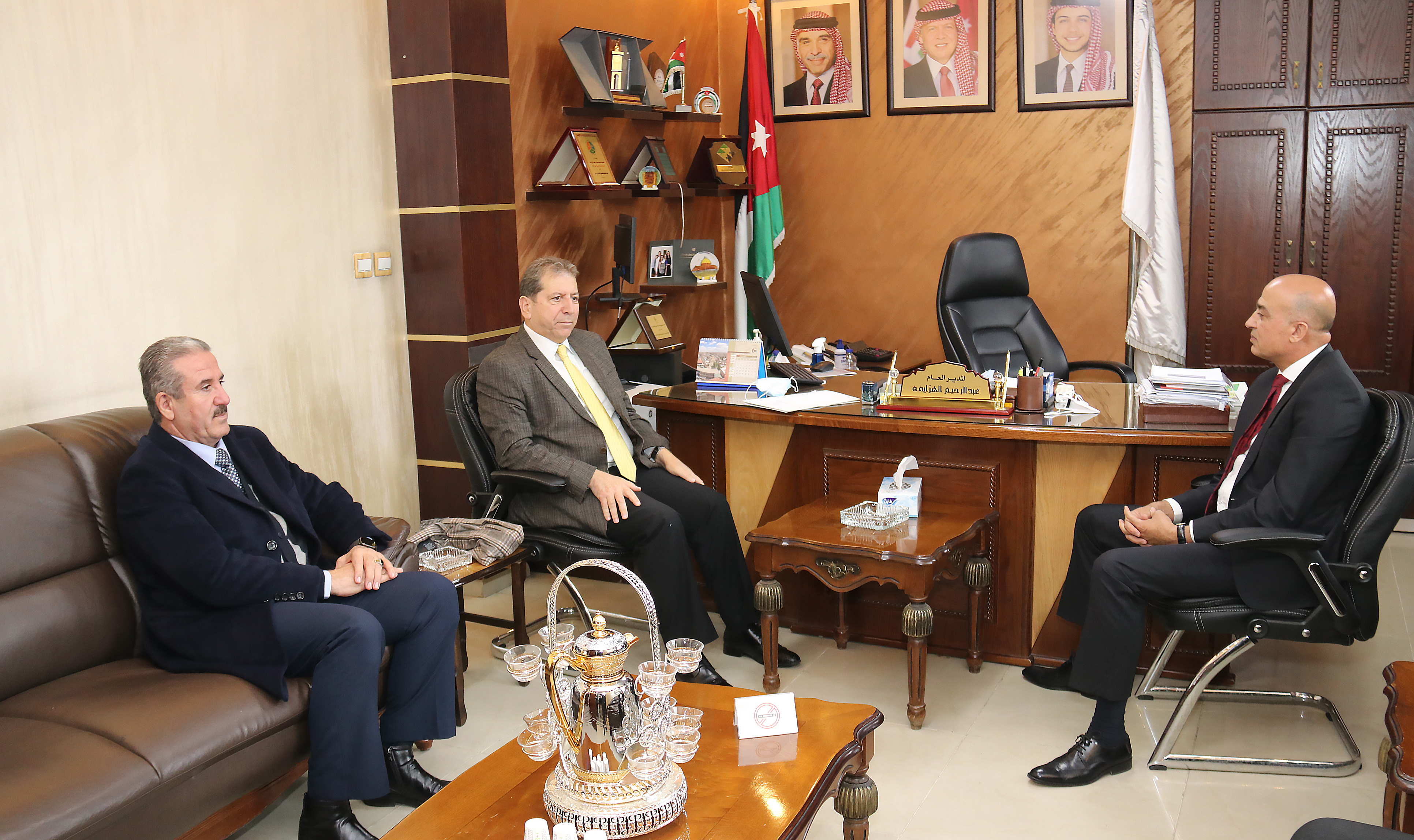 رئيس "عمان العربية" يزور مؤسسة تنمية أموال الأيتام2