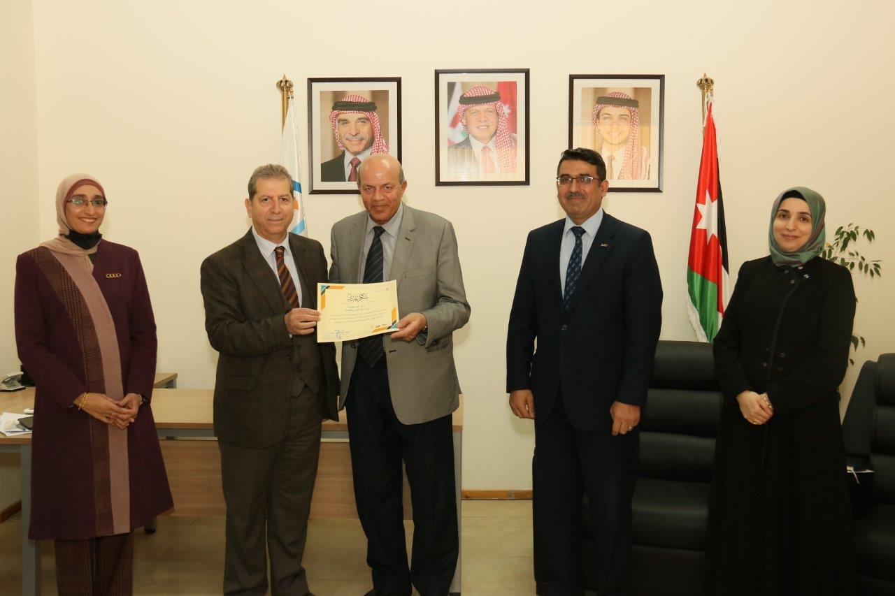 "عمان العربية" تكرّم عدداً من مدراء الوحدات الإدارية٩