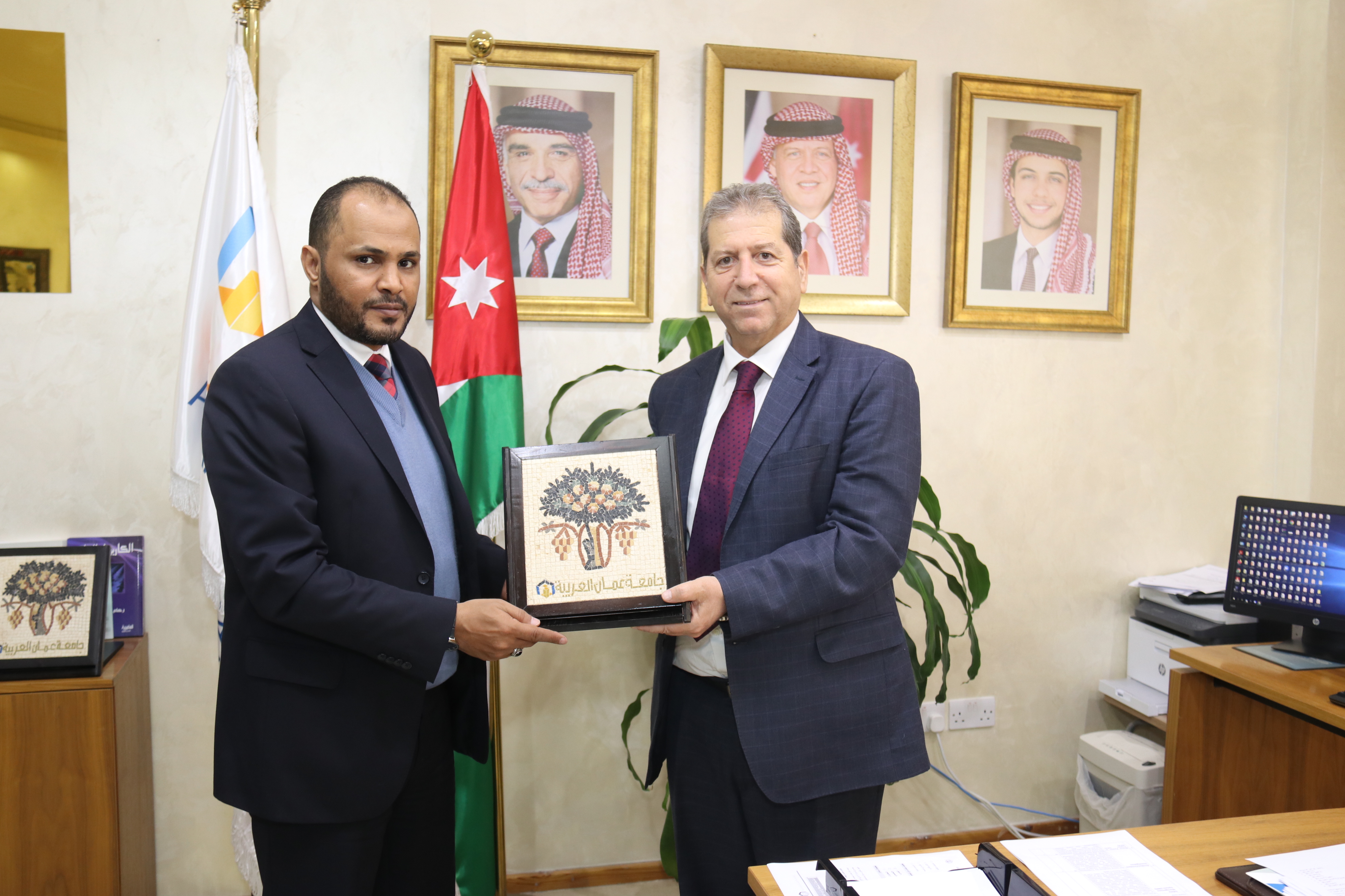 رئيس "عمان العربية" يستقبل الملحق العسكري الليبي لبحث التعاون الأكاديمي والبحثي2