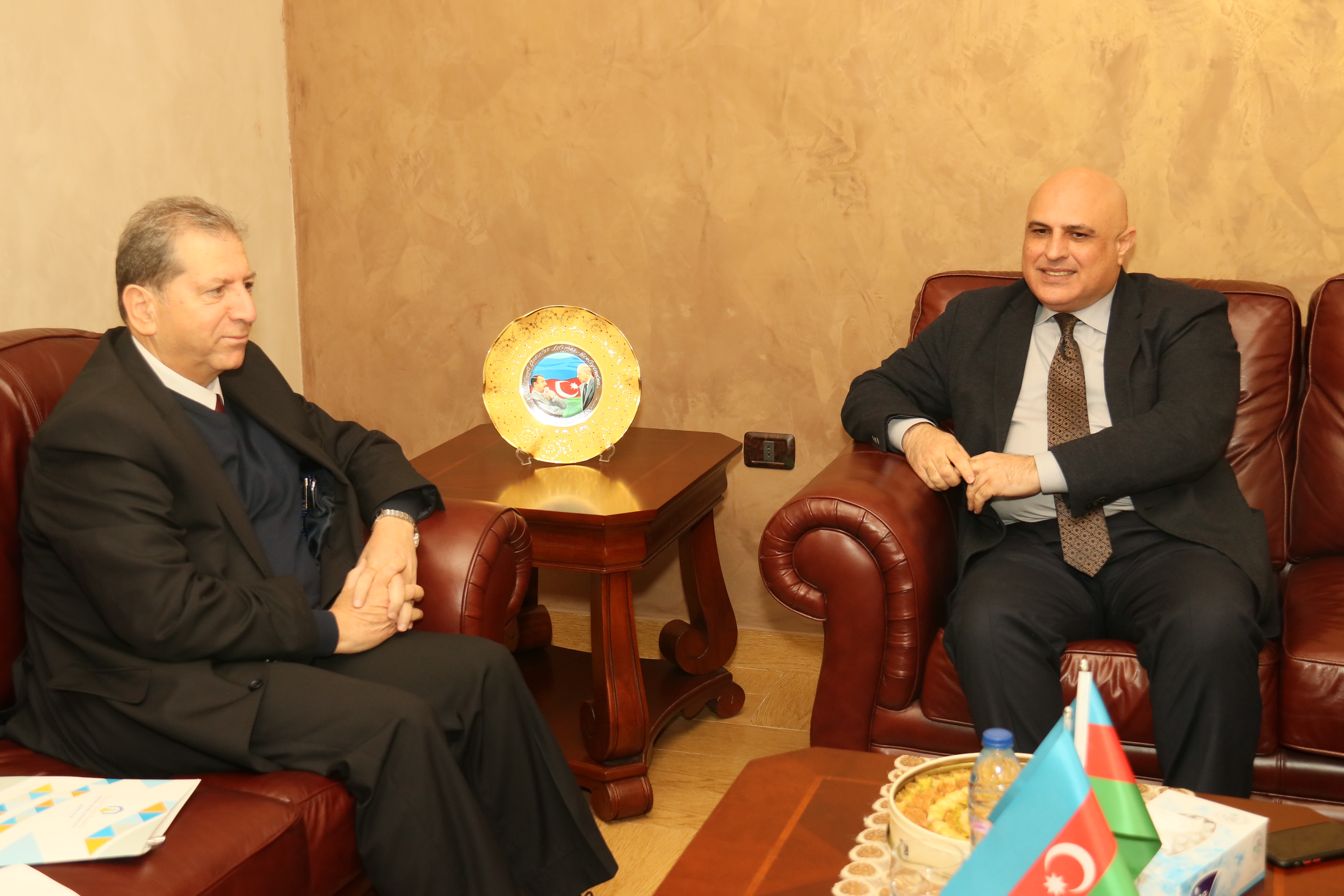 السفير الأذربيجاني يستقبل رئيس “عمان العربية” لبحث فتح آفاق تعاون جديدة2