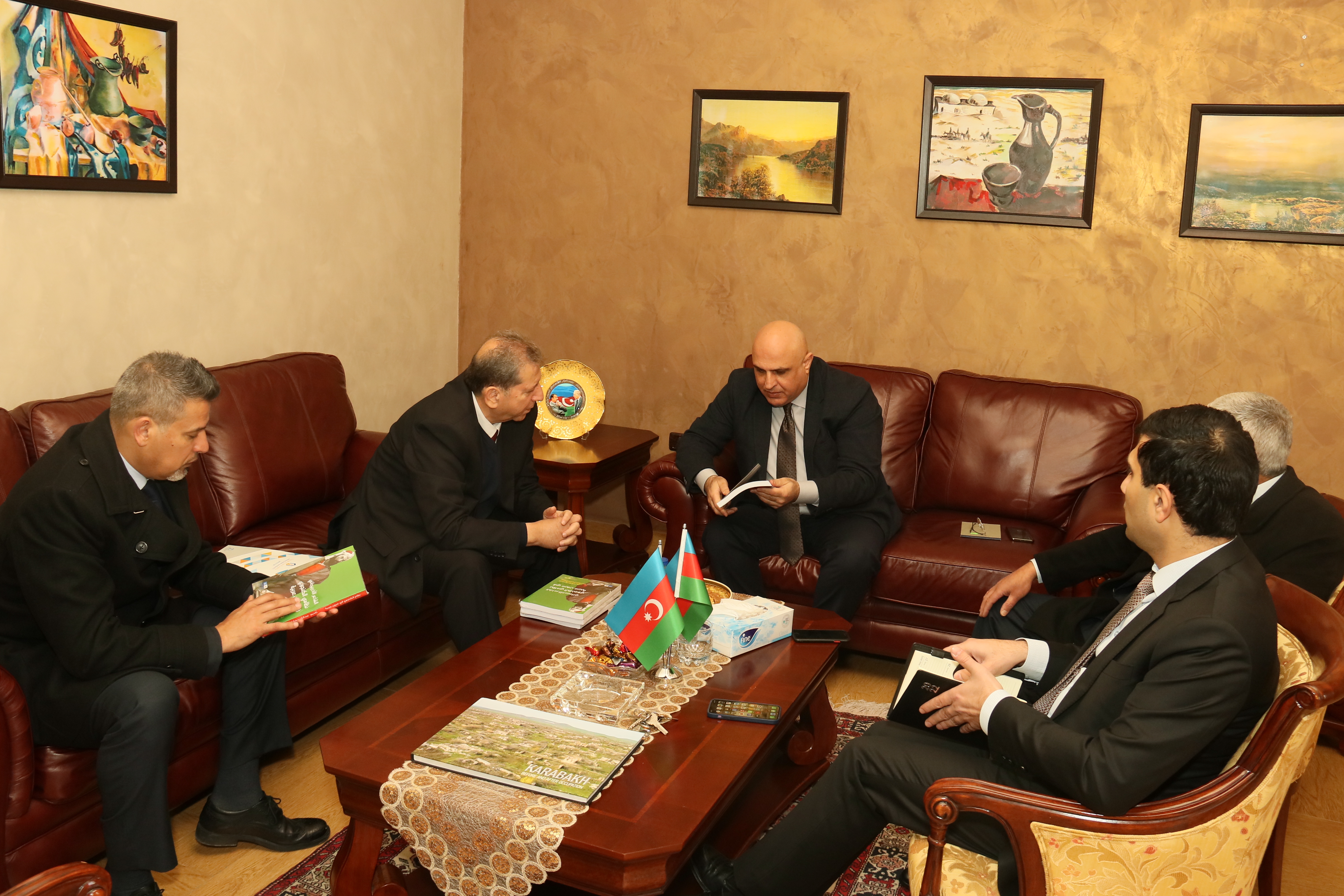 السفير الأذربيجاني يستقبل رئيس “عمان العربية” لبحث فتح آفاق تعاون جديدة4