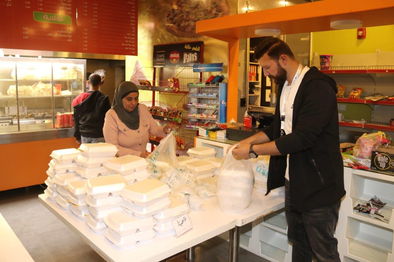 "عمان العربية" تقييم حفل إفطار رمضاني في الحرم الجامعي9