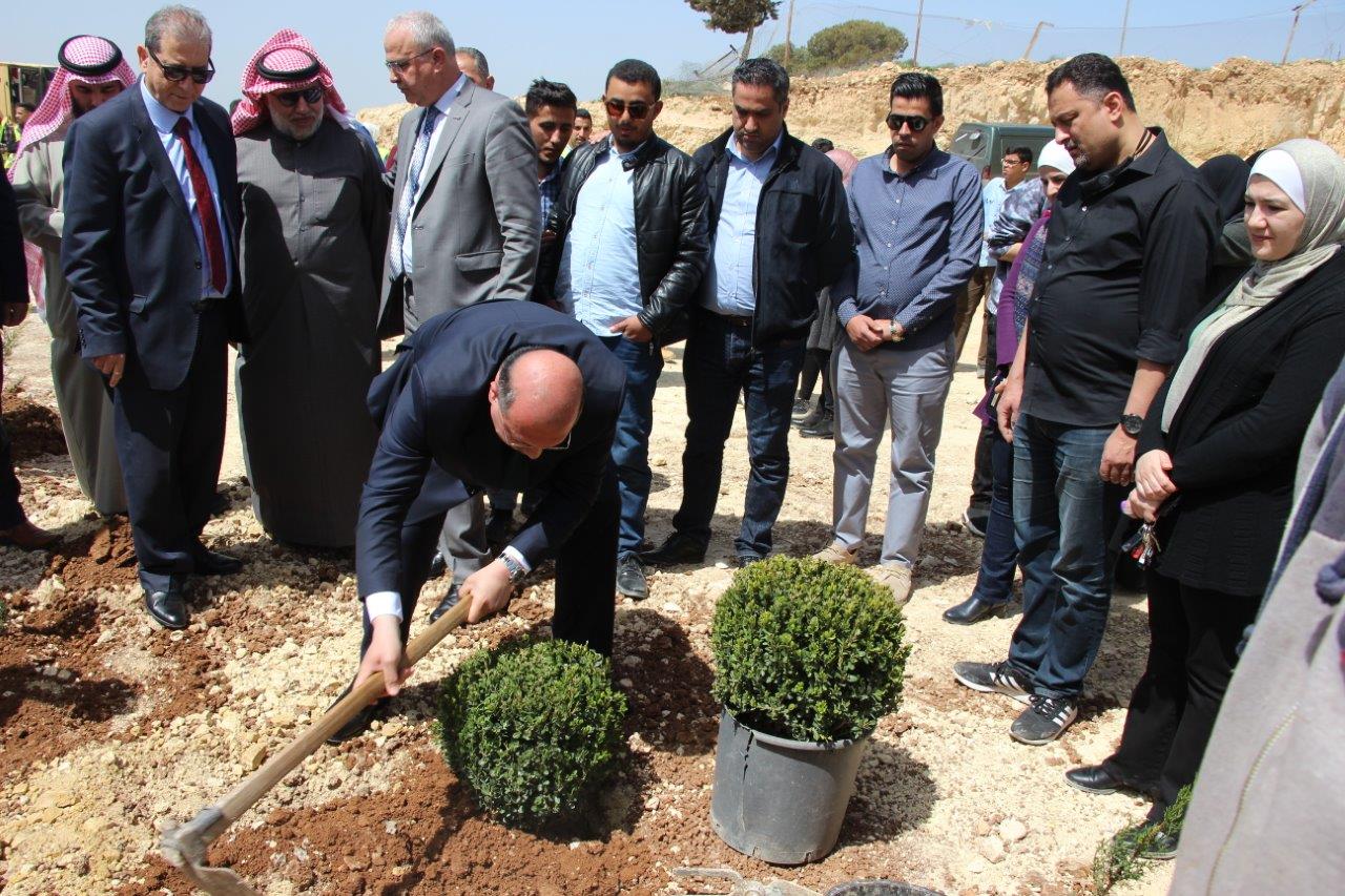 برعاية وزير الزراعة جامعة عمان العربية تحتفل بيوم الشجرة6