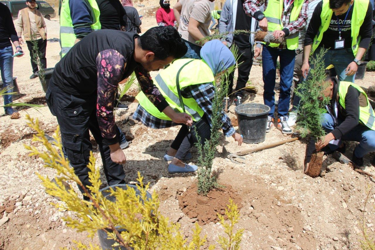 برعاية وزير الزراعة جامعة عمان العربية تحتفل بيوم الشجرة13