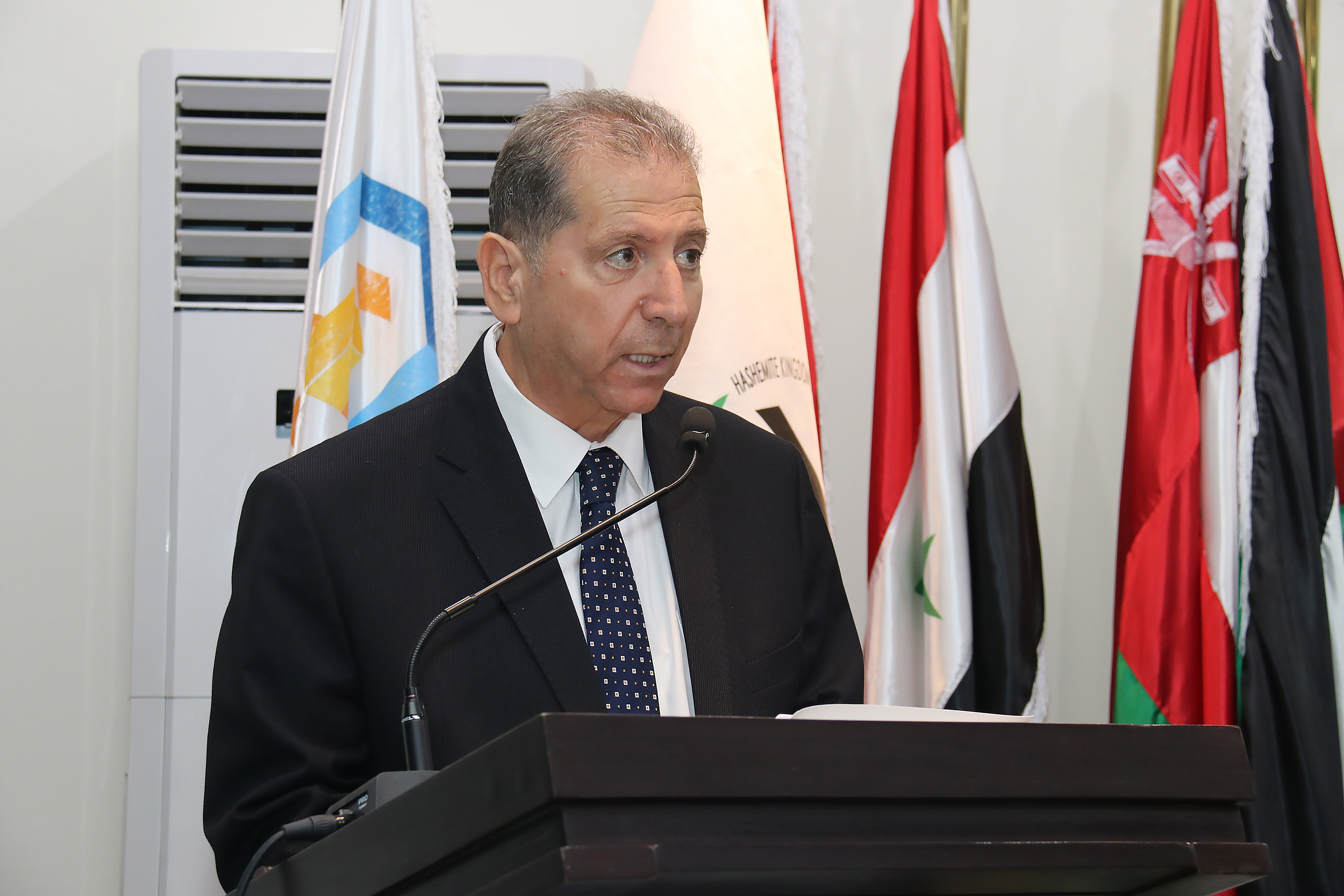 رئيس مجلس هيئة النزاهة ومكافحة الفساد يحاضر في جامعة عمان العربية7