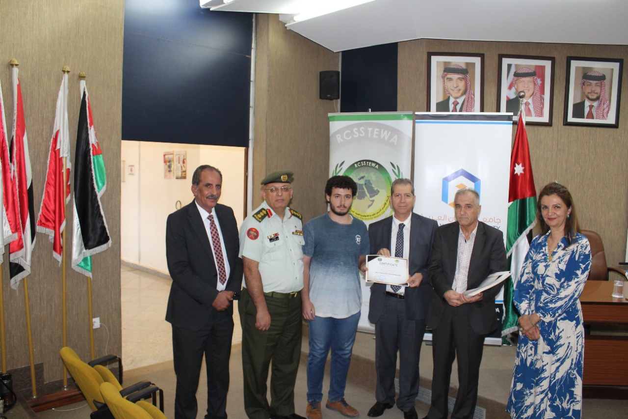 تخريج دورة علوم وتكنولوجيا الفضاء لطلبة كلية الطيران في جامعة عمان العربية2