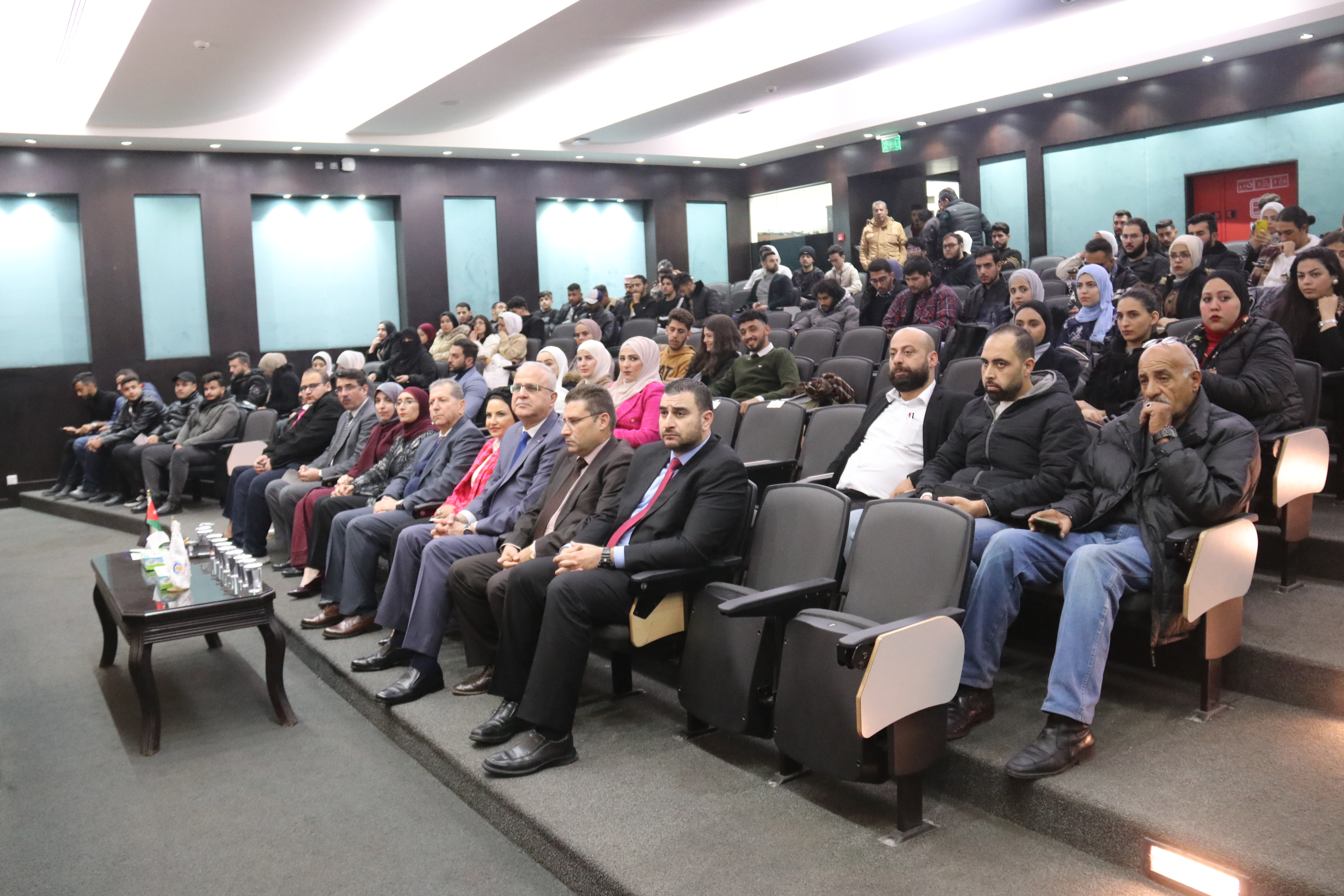 إطلاق فعاليات مسابقة "هالت برايز" في جامعة عمان العربية1