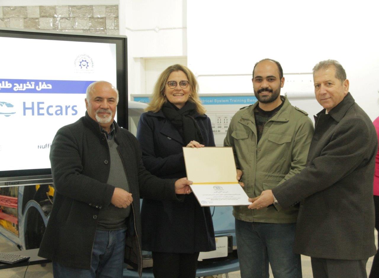 رئيس "عمّان العربية" يرعى حفل تخريج مشروع HEcars 17