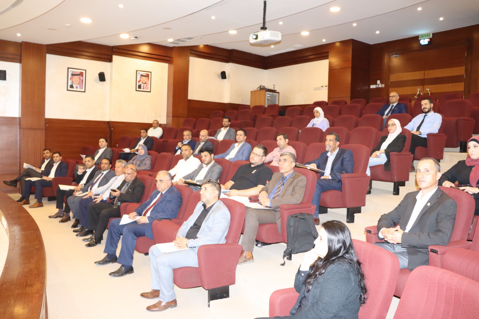 "عمان العربية" تشارك في ورشة تعريفية بجائزة الحسن للتميز العلمي 2024 1
