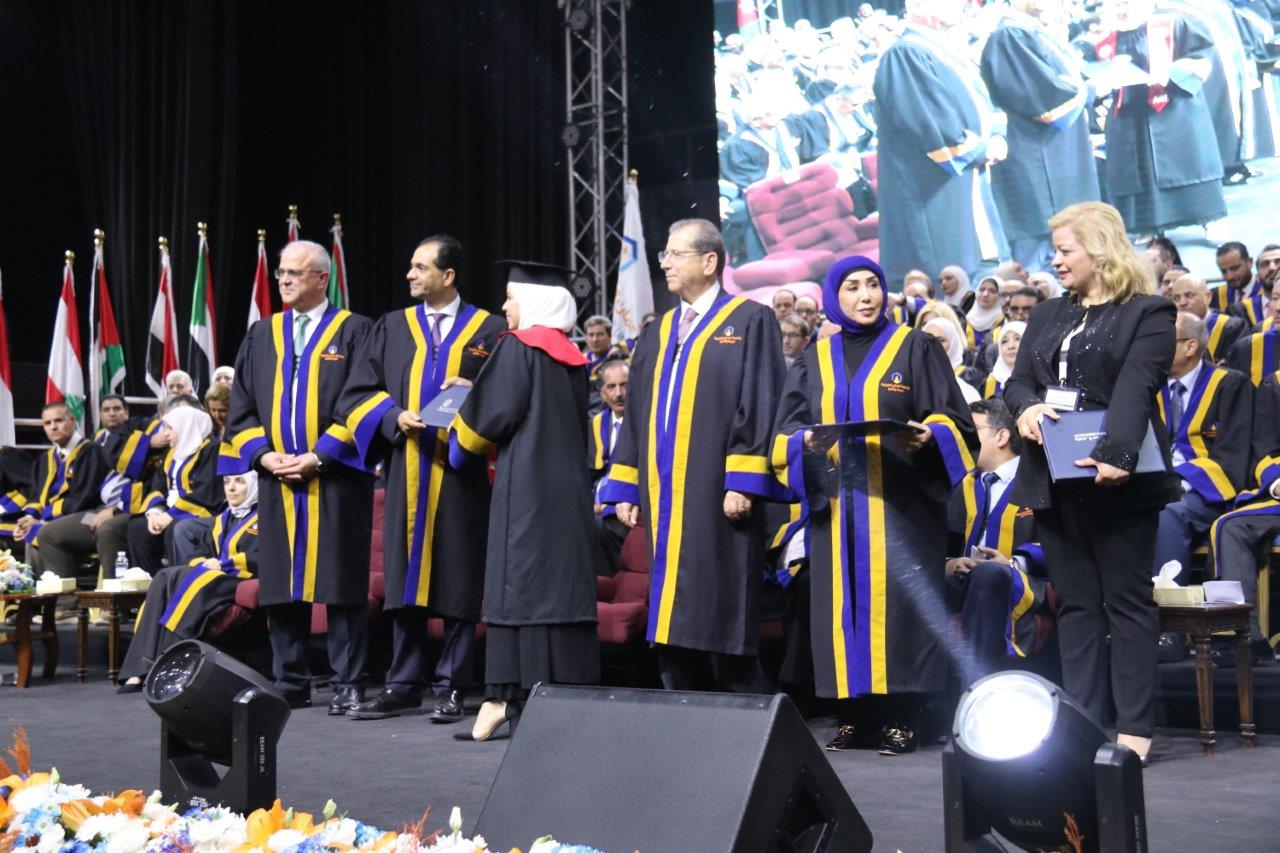 جامعة عمان العربية تحتفل بتخريج الفوج (13) من طلبة البكالوريوس والفوج (23) من طلبة الدراسات العليا8