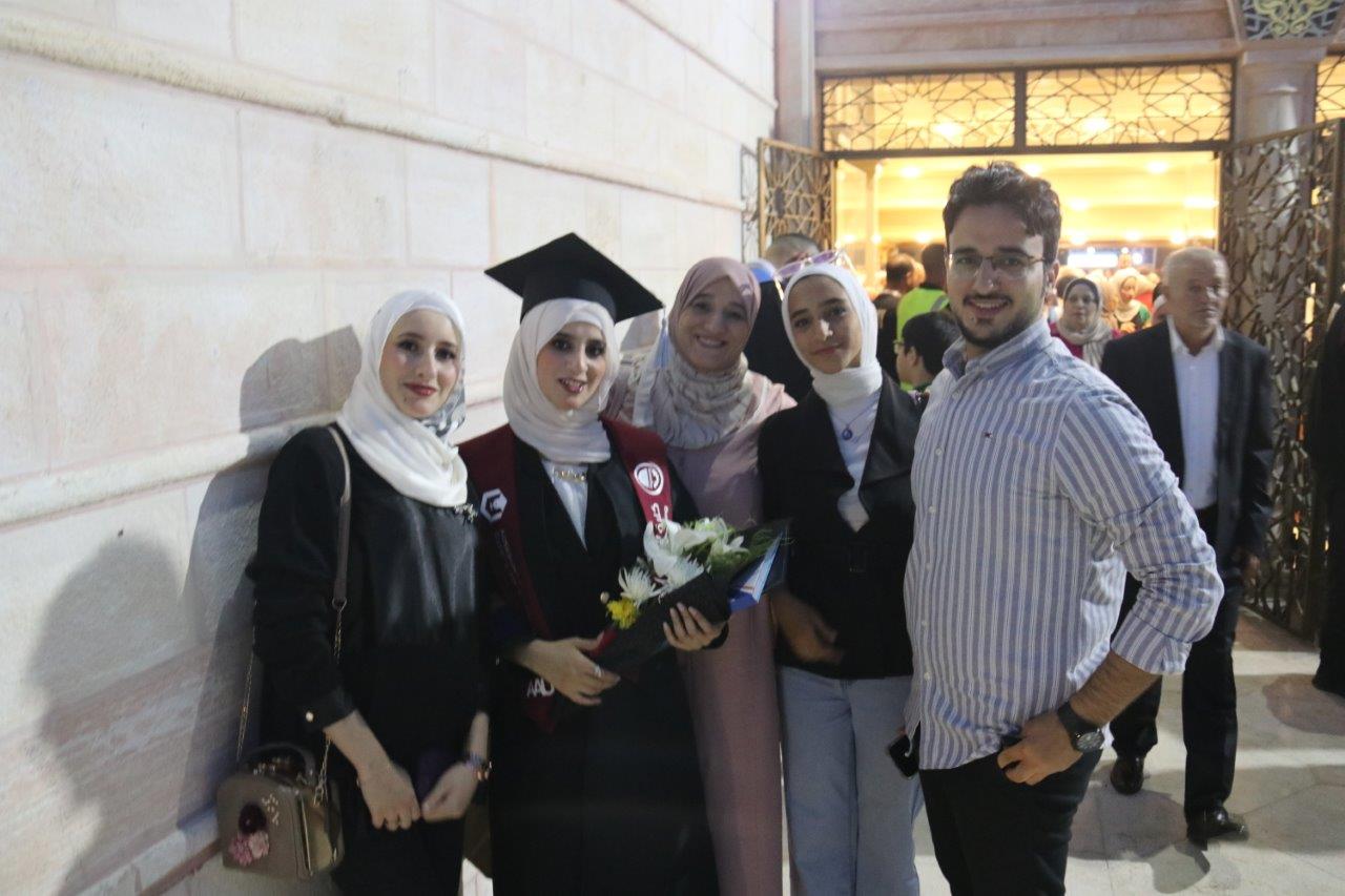 جامعة عمان العربية تحتفل بتخريج الفوج (13) من طلبة البكالوريوس والفوج (23) من طلبة الدراسات العليا13