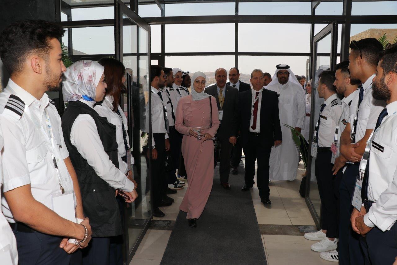"عمان العربية" تعقد المؤتمر الأول لعلوم الطيران والسابع للروبوت34