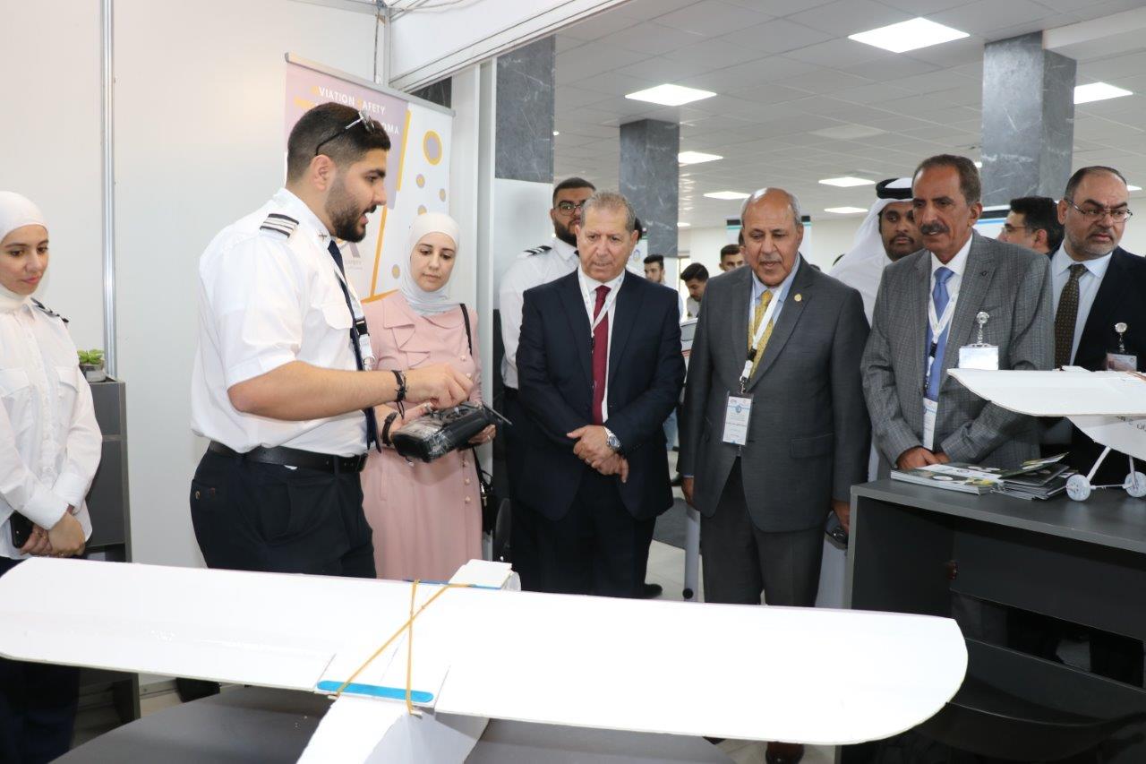 "عمان العربية" تعقد المؤتمر الأول لعلوم الطيران والسابع للروبوت35