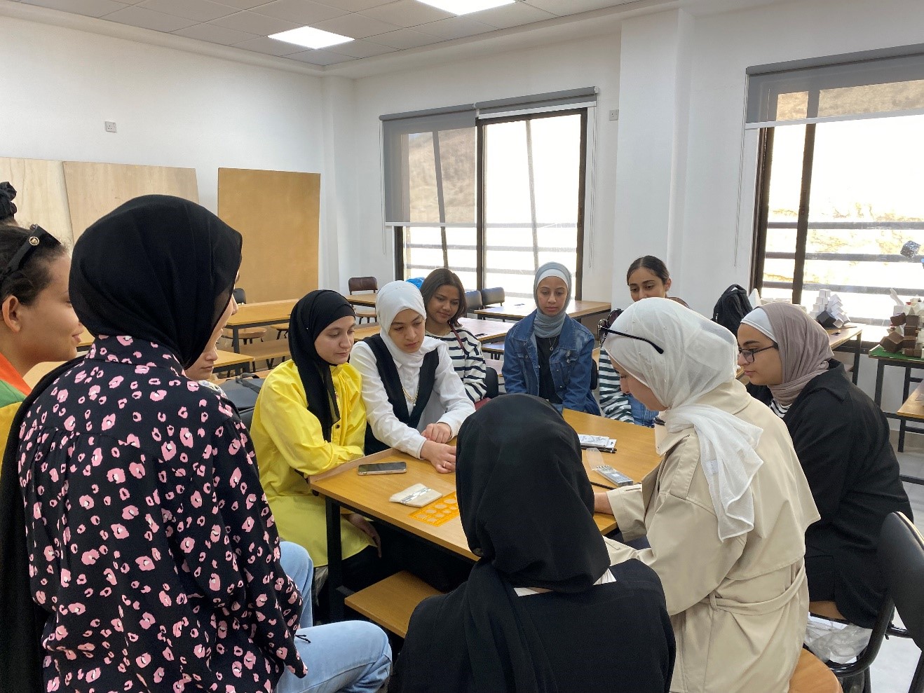 دورة تدريبية حول "الرسم والاظهار المعماري باستخدام الالوان المائية" في عمان العربية1
