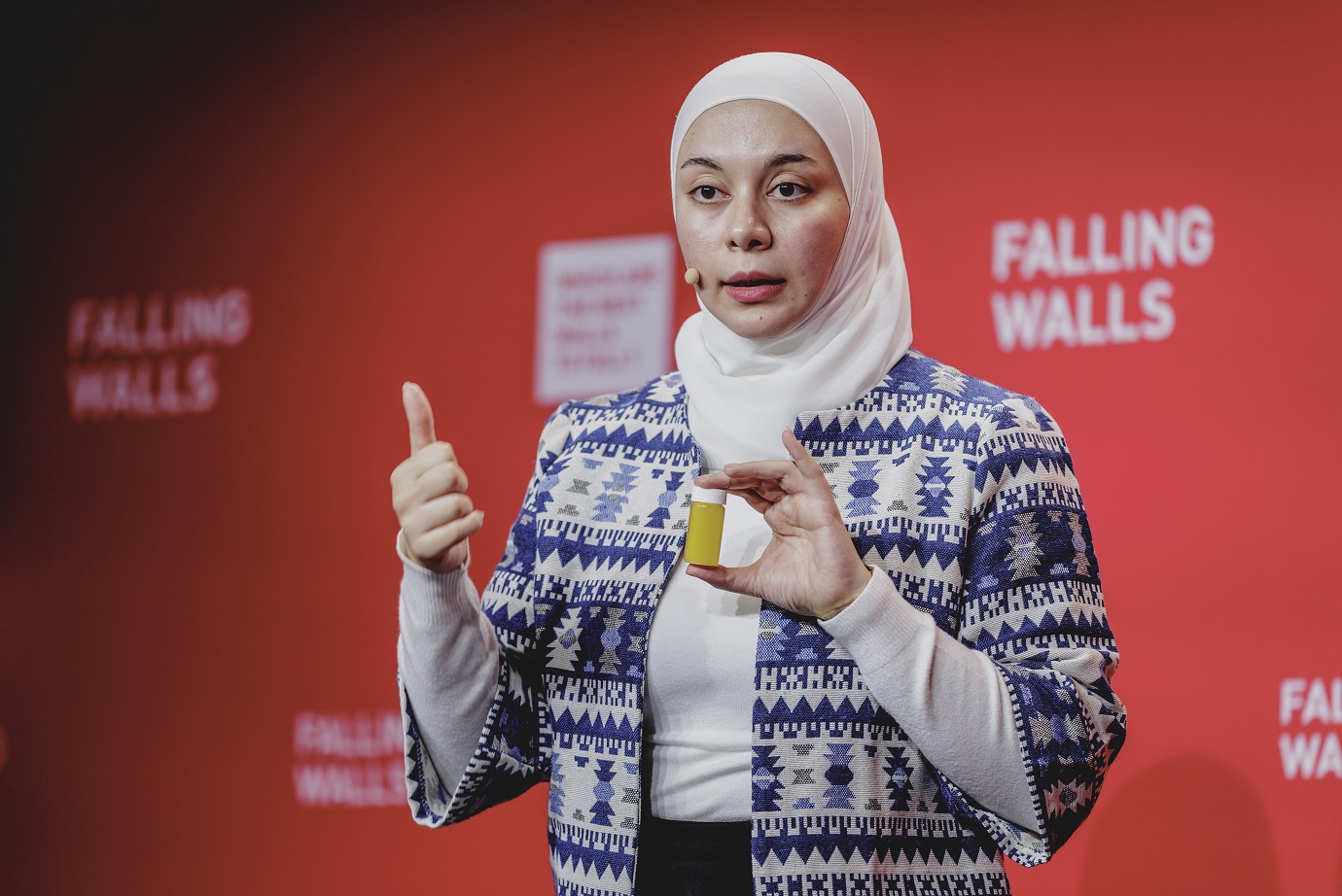 الدكتورة سماء طه من "عمان العربية" تفوز بجائزة الموهبة الناشئة وزمالة مؤسسة Falling Walls الفكرية في برلين3