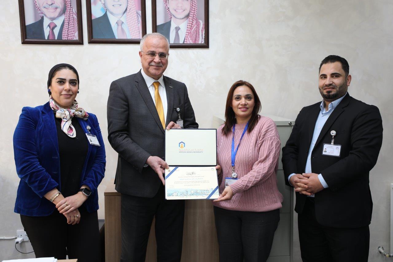 جامعة عمان العربية تحتفي بتميز خريجيها العاملين في كادرها الوظيفي5