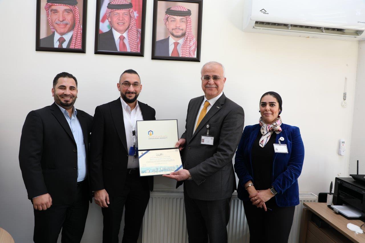 جامعة عمان العربية تحتفي بتميز خريجيها العاملين في كادرها الوظيفي17