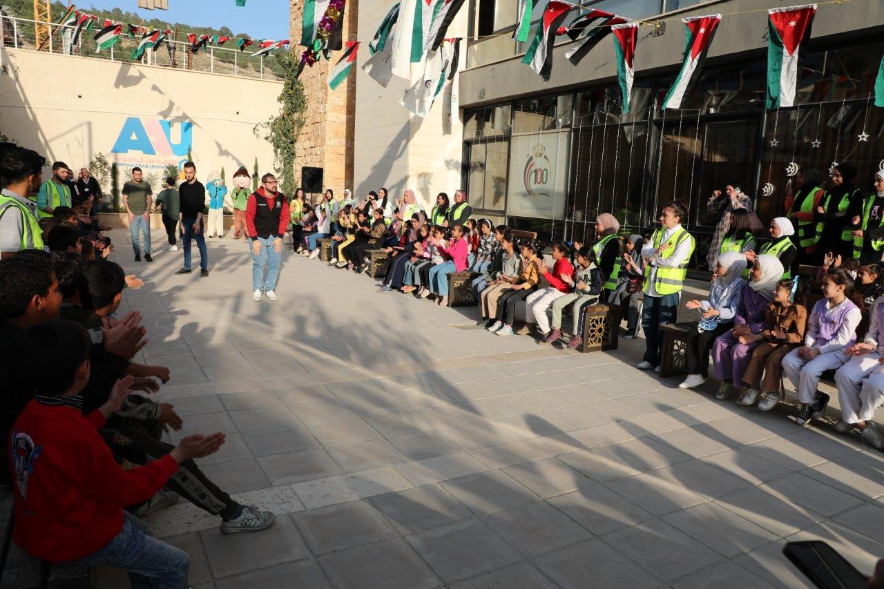 جامعة عمان العربية تنظم حفل إفطار رمضاني لـ 100 طفل يتيم8
