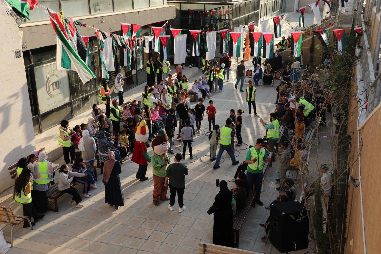 جامعة عمان العربية تنظم حفل إفطار رمضاني لـ 100 طفل يتيم13