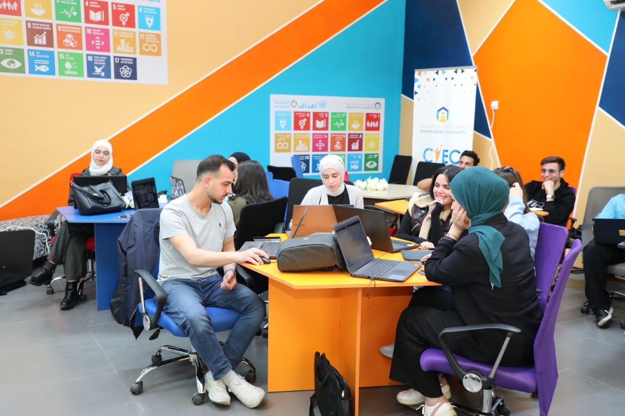 ورشة تدريبية متخصصة في الطباعة ثلاثية الأبعاد لطلبة جامعة عمان العربية9