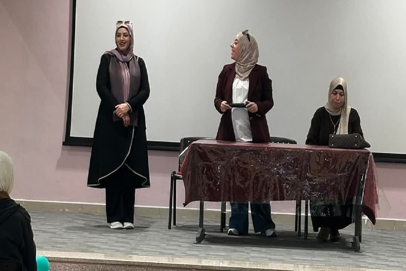 محاضرة في الأمن السيبراني والذكاء الاصطناعي من "عمان العربية" لطالبات مدرسة إسكان أبو نصير الثانوية المختلطة7