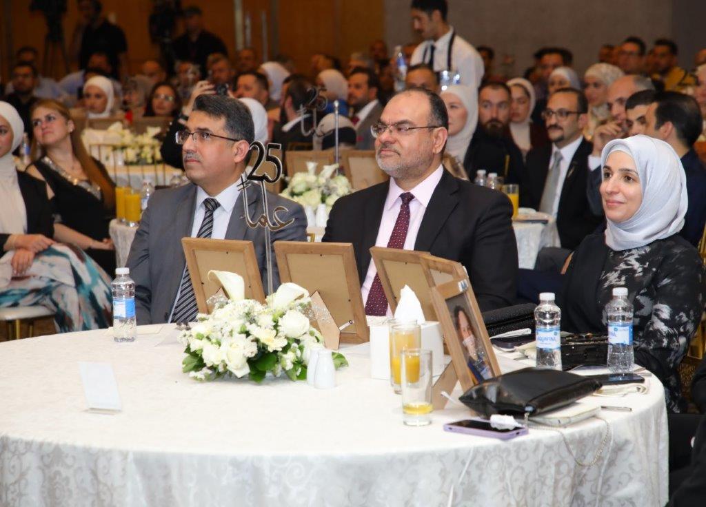 جامعة عمان العربية تحتفل بيوبيلها الفضي10