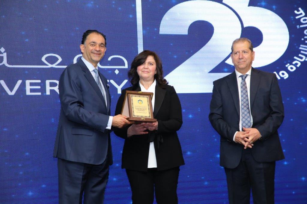 جامعة عمان العربية تحتفل بيوبيلها الفضي26
