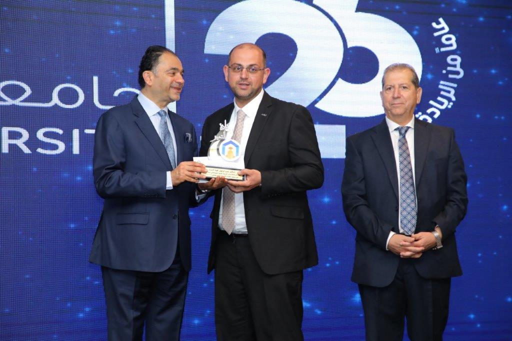 جامعة عمان العربية تحتفل بيوبيلها الفضي42
