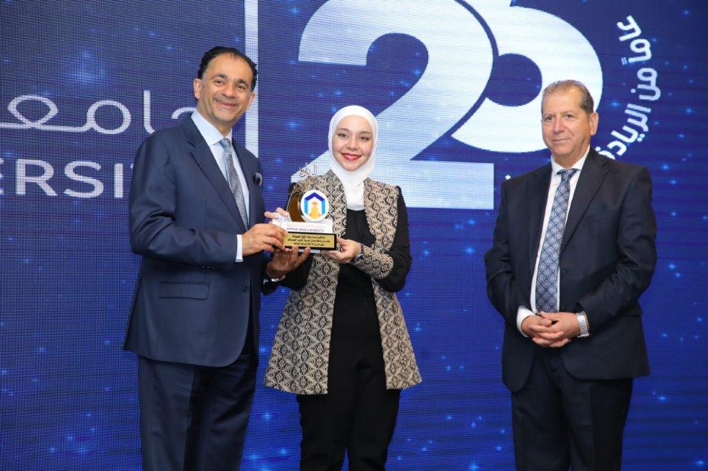 جامعة عمان العربية تحتفل بيوبيلها الفضي43