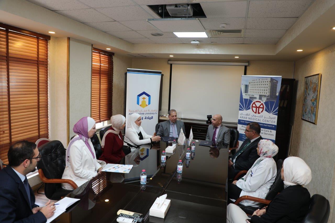 عمان العربية توقع اتفاقية تعاون مع المركز العربي الطبي لتدريب طلبة الصيدلة وتأهيلهم لسوق العمل5