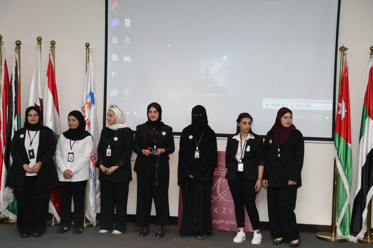 طلبة دبلوم "إدارة الأعمال الدولية" يعرضون مشاريعهم التطبيقية في جلسة مشتركة بجامعة عمان العربية8