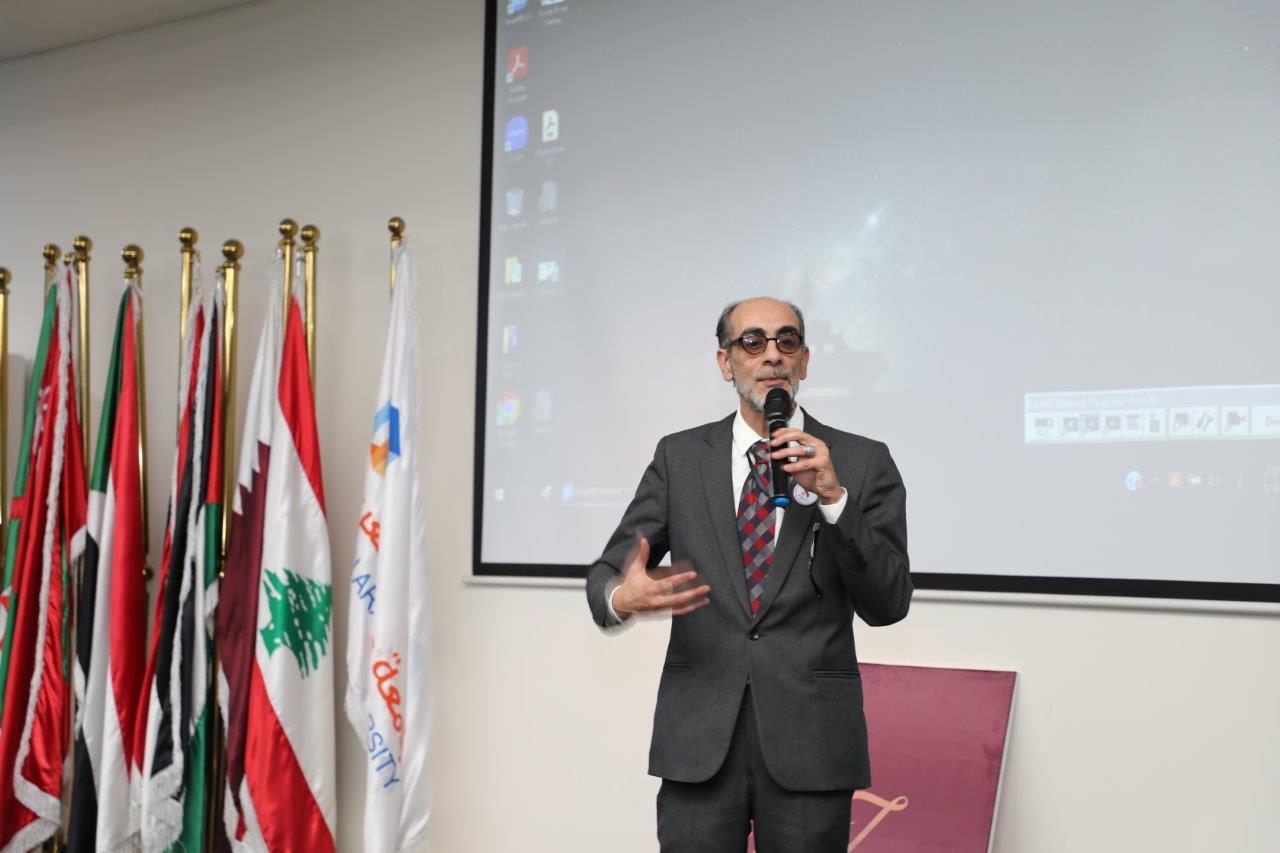 طلبة دبلوم "إدارة الأعمال الدولية" يعرضون مشاريعهم التطبيقية في جلسة مشتركة بجامعة عمان العربية12