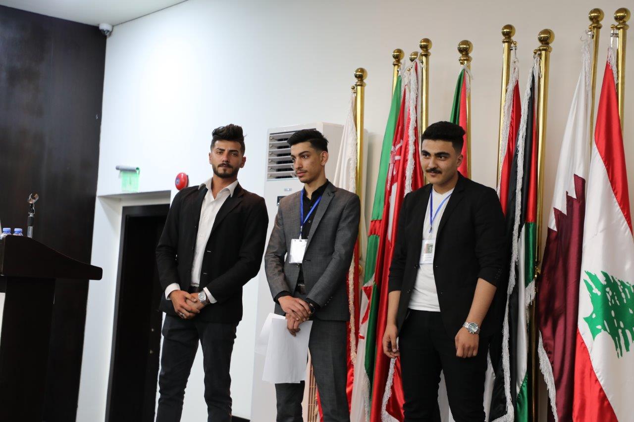 طلبة دبلوم "إدارة الأعمال الدولية" يعرضون مشاريعهم التطبيقية في جلسة مشتركة بجامعة عمان العربية16