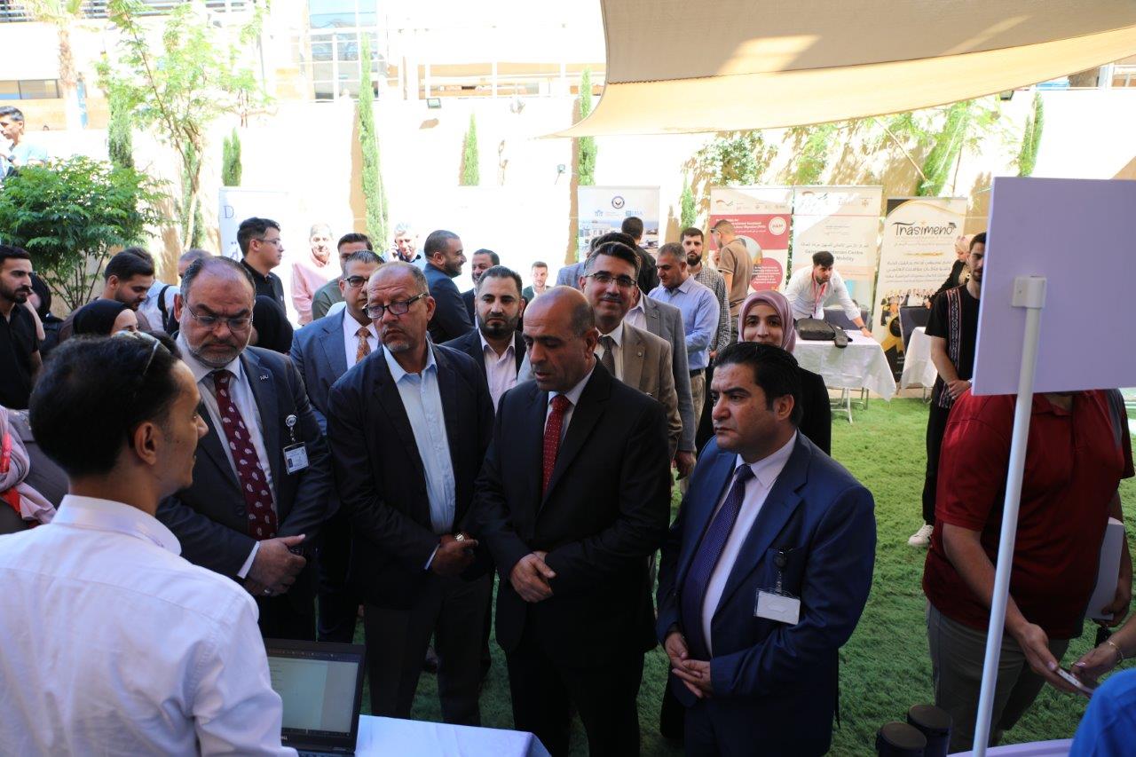 جامعة عمان العربية تنظم اليوم الوظيفي العاشر بمشاركة واسعة من الشركات والمؤسسات الوطنية والاقليمية11