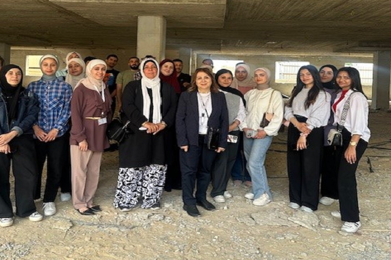 طلبة هندسة العمارة في "عمان العربية" يطلعون ميدانيًا على مراحل تنفيذ مشروعي مبنى (F) و(H) داخل الحرم الجامعي1