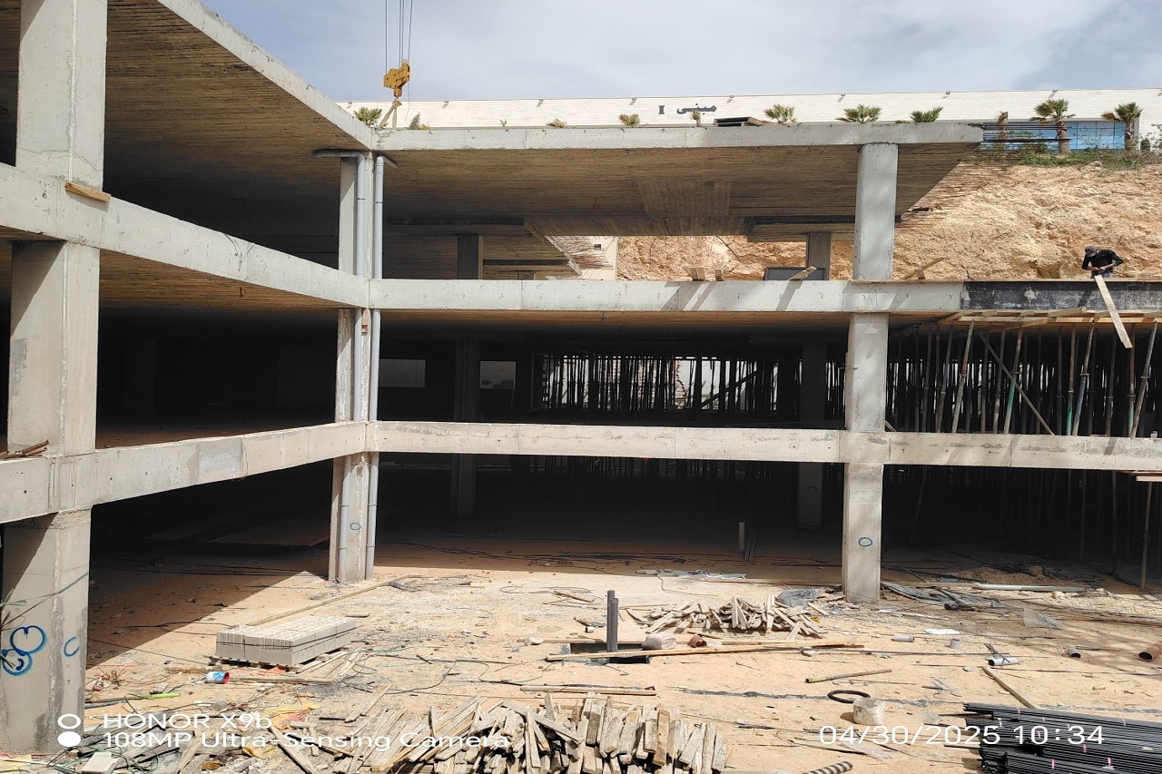 طلبة هندسة العمارة في "عمان العربية" يطلعون ميدانيًا على مراحل تنفيذ مشروعي مبنى (F) و(H) داخل الحرم الجامعي6