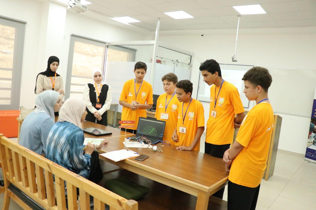 مسابقة الروبوت والهندسة التقنية لطلبة مدارس لواء عين الباشا30