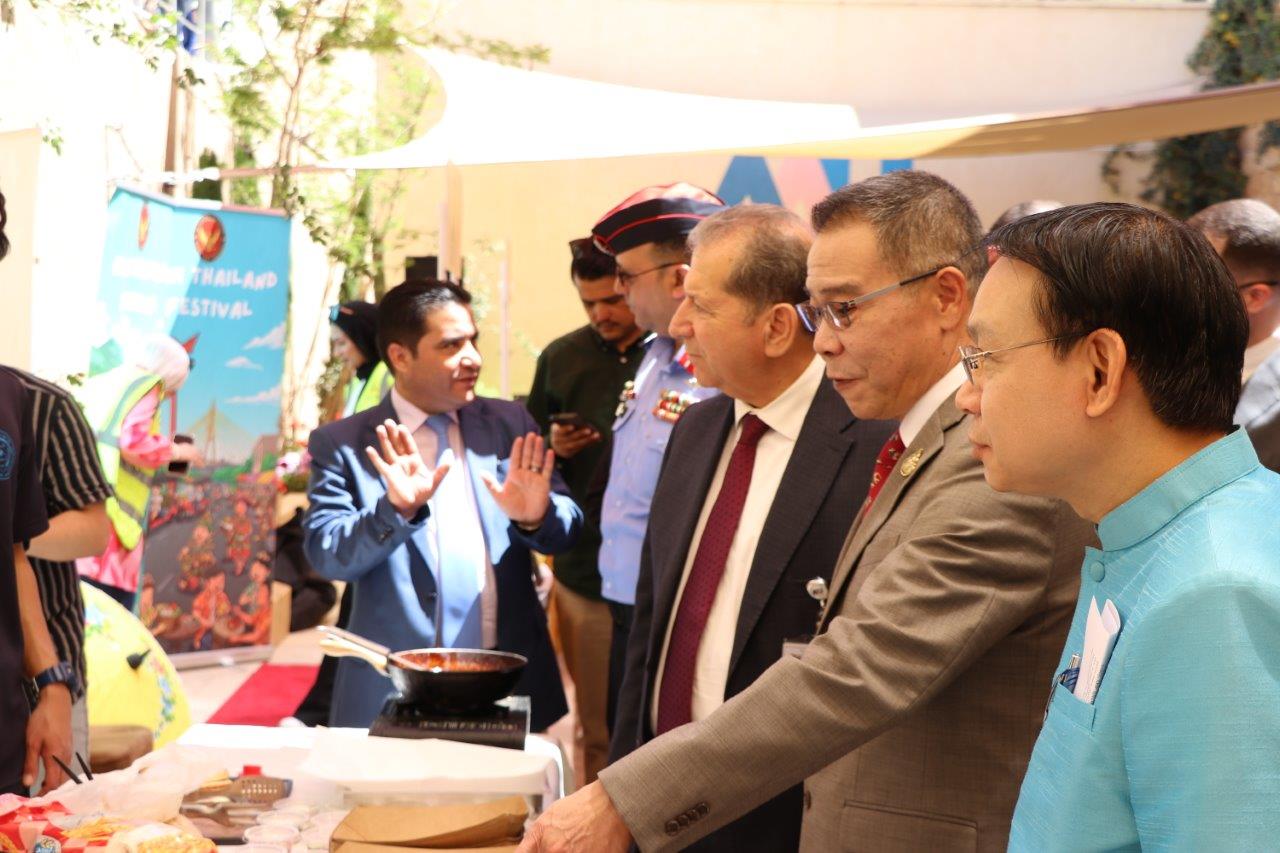 بحضور السفير التايلندي جامعة عمان العربية تنظّم "المهرجان التايلندي المصغر" لتعزيز التبادل الثقافي21