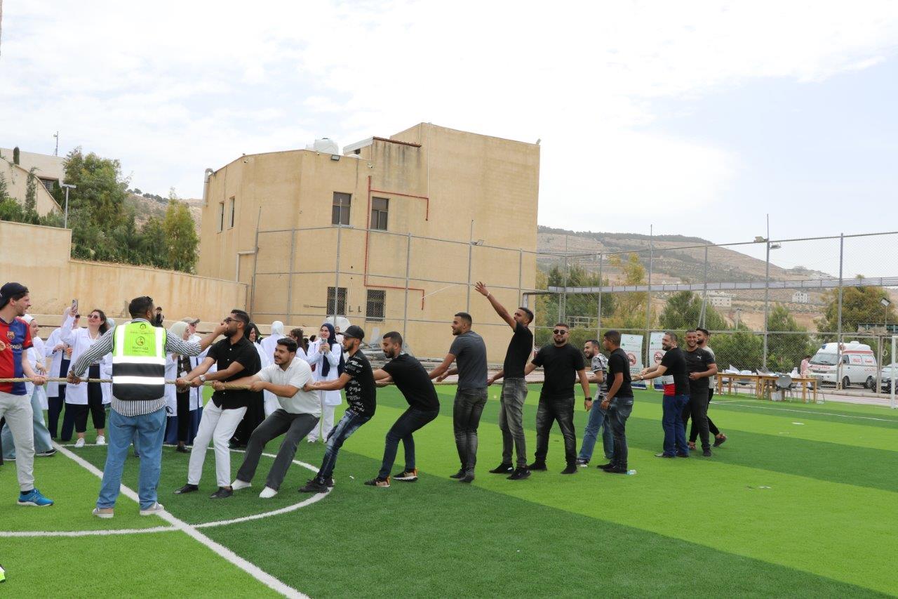 كلية الصيدلة في "عمان العربية" تنظم يومًا توعويًا رياضيًا تحت شعار "نحو حرم جامعي خالٍ من التدخين"12