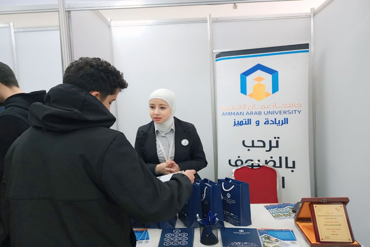 إقبال كبير على كليات المستقبل في جامعة عمان العربية من طلبة مدارس أكاديمية الرواد الدولية2