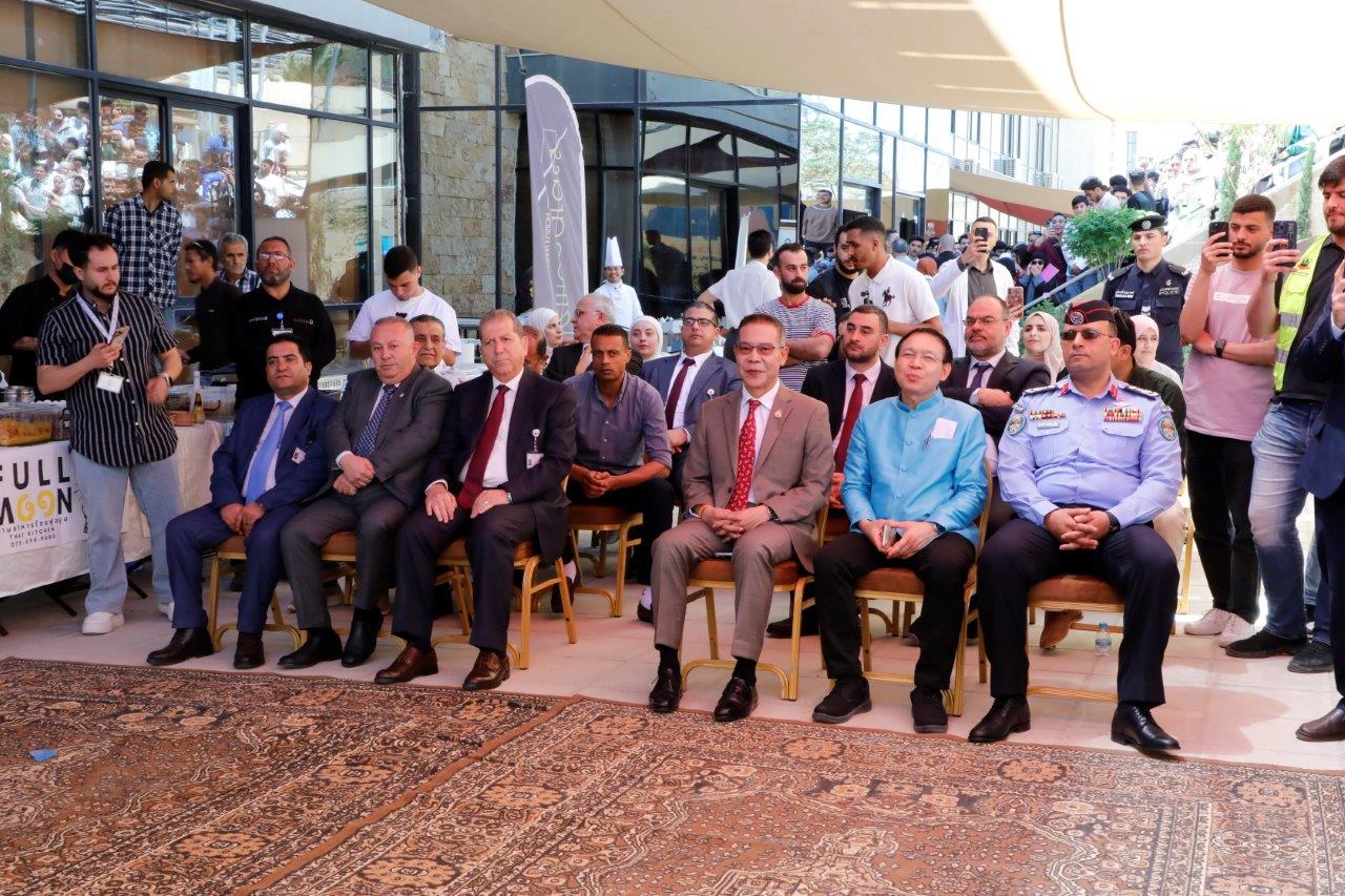 بحضور السفير التايلندي جامعة عمان العربية تنظّم "المهرجان التايلندي المصغر" لتعزيز التبادل الثقافي10