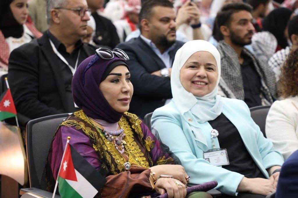برعاية سمو الأميرة صالحة بنت عاصم جامعة عمان العربية تحتفل بعيد الاستقلال ويوم الجاليات5