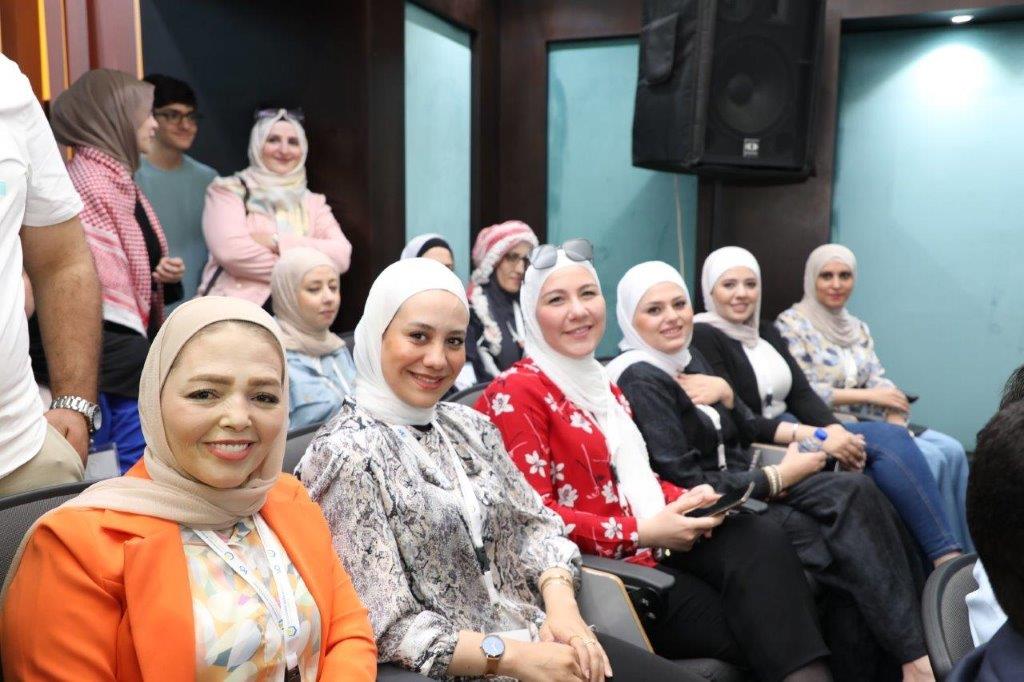 برعاية سمو الأميرة صالحة بنت عاصم جامعة عمان العربية تحتفل بعيد الاستقلال ويوم الجاليات14