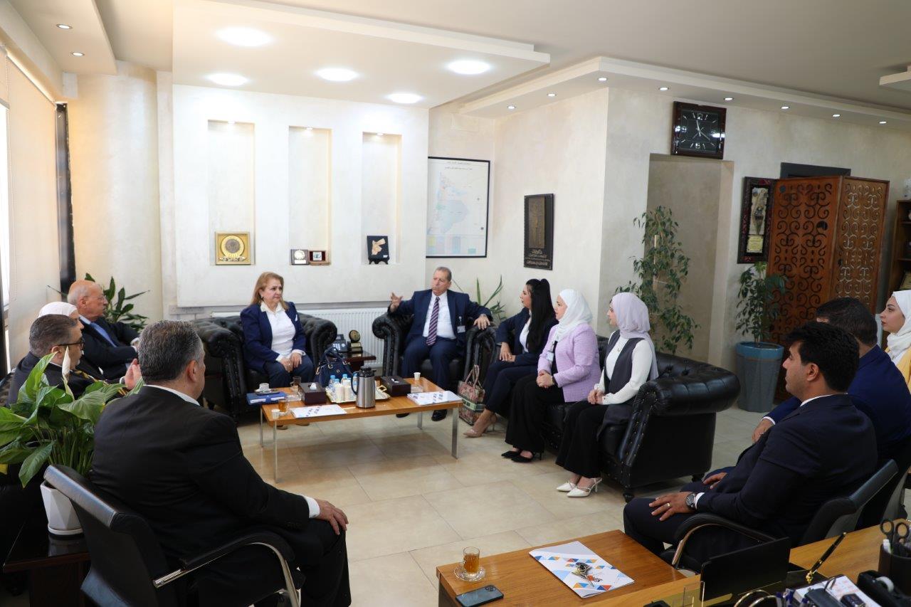 جامعة عمان العربية تنظم يومًا علميًا حول المسؤولية القانونية والمهنية للصيدلاني20