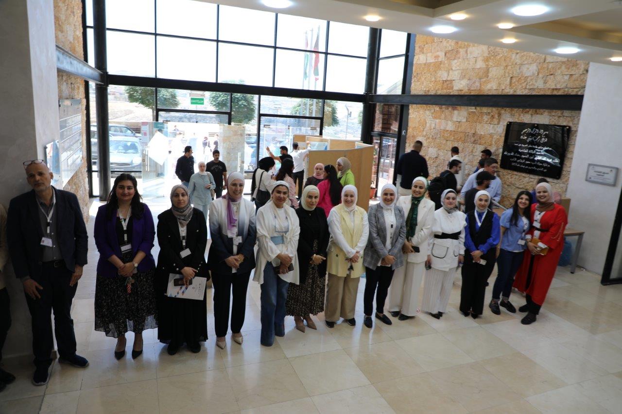 جامعة عمان العربية تنظم يومًا علميًا حول المسؤولية القانونية والمهنية للصيدلاني21