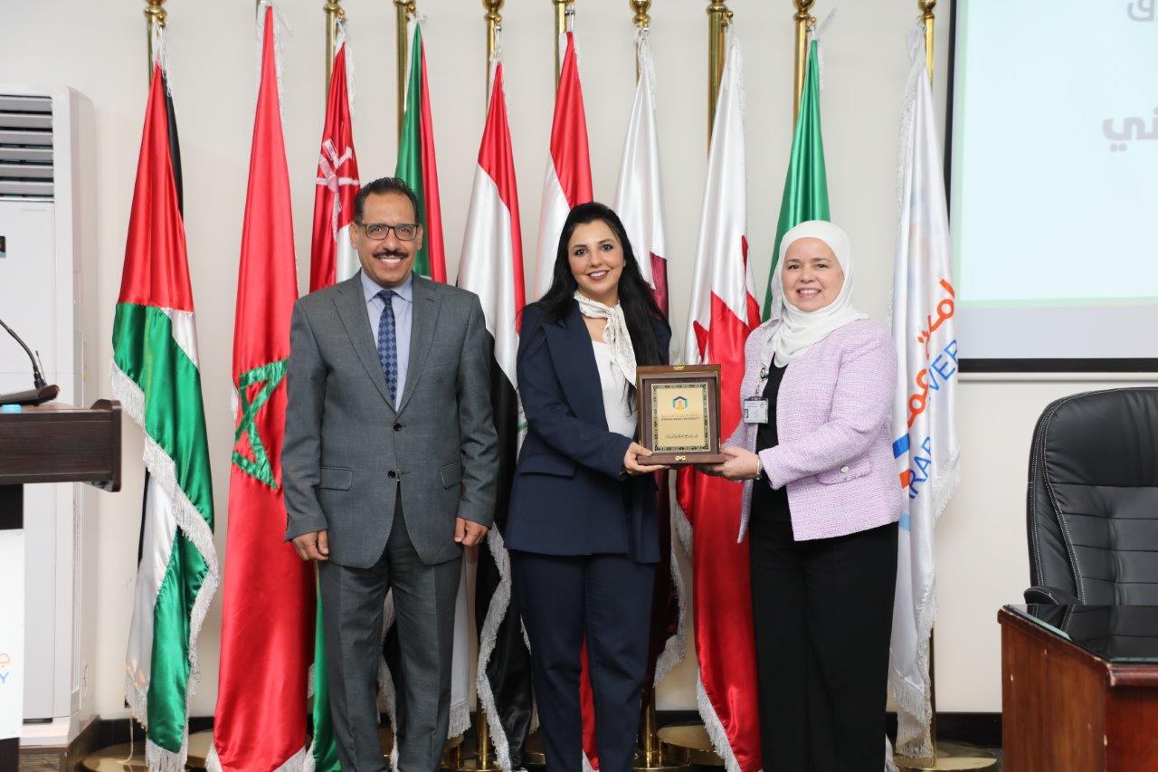 جامعة عمان العربية تنظم يومًا علميًا حول المسؤولية القانونية والمهنية للصيدلاني26